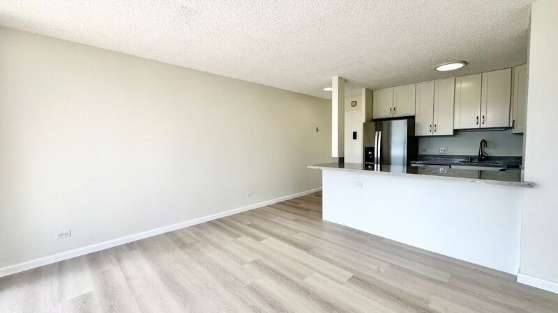 1 BED/1 BATH/1 PRKG - W/D in unit, Central AC, Lanai in Pavilion at Wakiki! property image