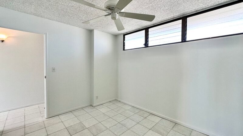 Spacious 1 BED/1 BATH/1 PARKING in the heart of WAIKIKI!! Includes lanai & washer/dryer INSIDE unit! property image
