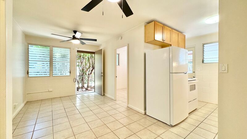 2 BEDROOM 1 BATH 1ST FLOOR UNIT WITH LARGE LANAI - KAPAHULU property image