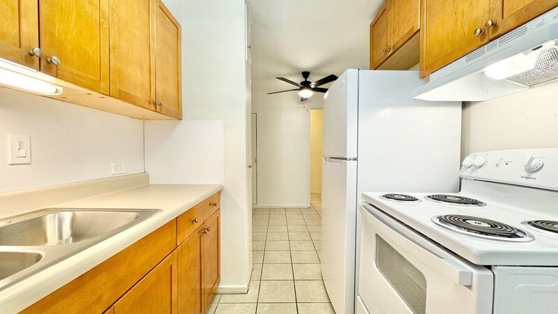 2 BEDROOM 1 BATH 1ST FLOOR UNIT WITH LARGE LANAI - KAPAHULU property image