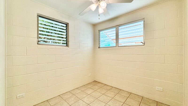 2 BEDROOM 1 BATH 1ST FLOOR UNIT WITH LARGE LANAI - KAPAHULU property image