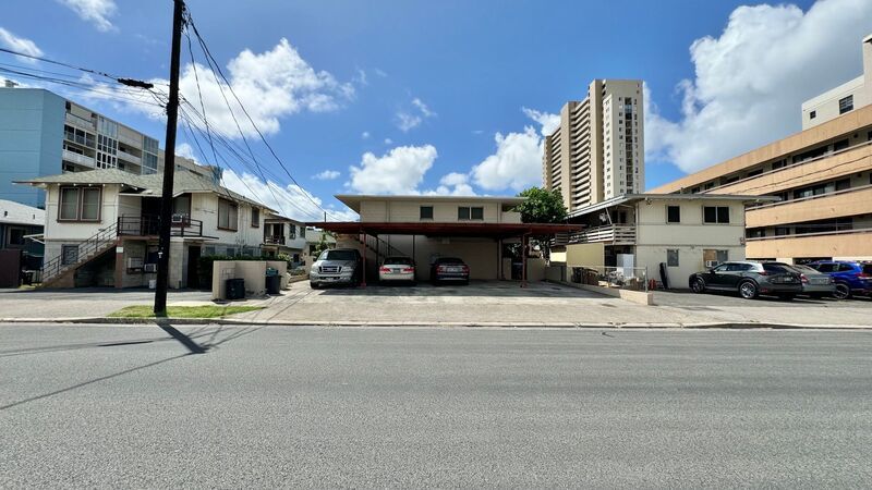 2 BEDROOM 1 BATH 1ST FLOOR UNIT WITH LARGE LANAI - KAPAHULU property image