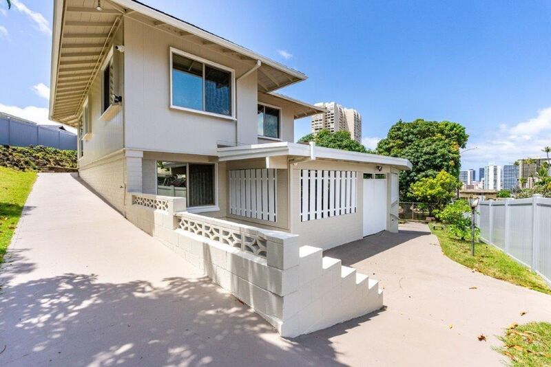 NEWLY Remodeled 4 BED/2 BA Home in Makiki Heights - Washer/Dryer, HUGE Yard, Garage property image