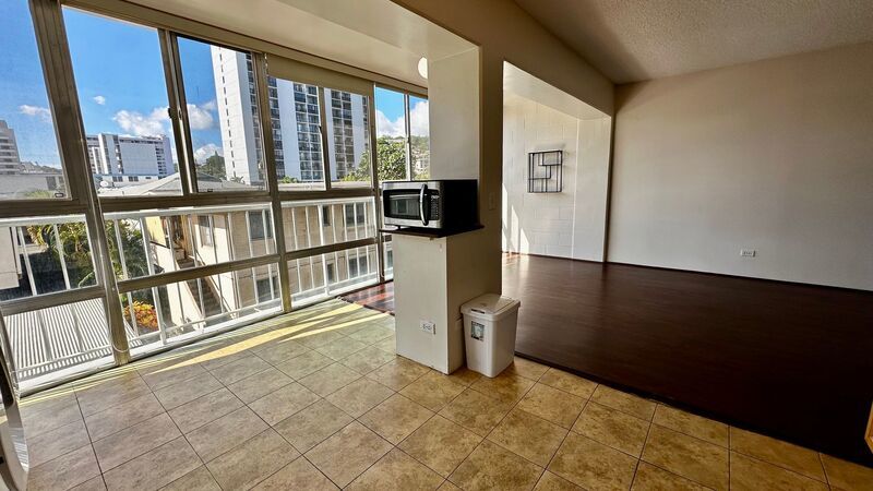 Available NOW - Spacious Studio, 1 Bath, with 1 Assigned Parking property image