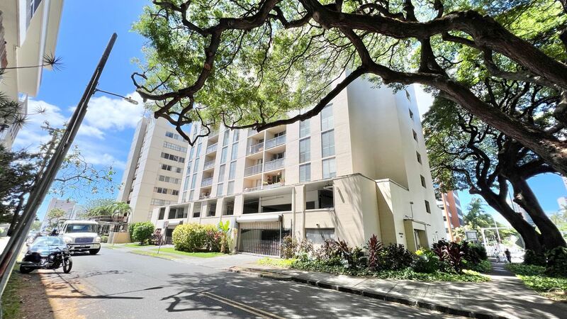 UPDATED 2 BEDROOM UNIT IN CONVENIENT PUNAHOU property image