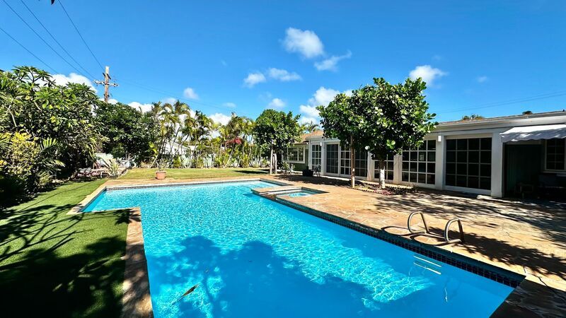 4 BED/3 BATH HOME IN KAHALA - PV, Pool, Yard! - Pets Negotiable - Available NOW property image