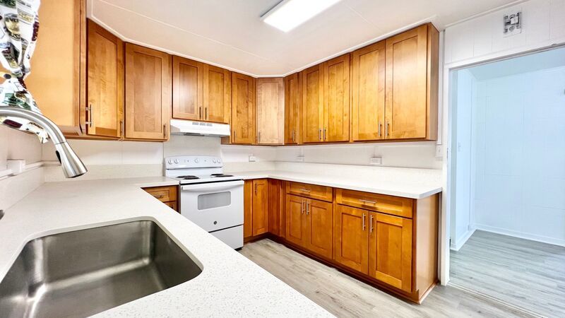 CONVENIENTLY LOCATED 2ND FLOOR UNIT IN MCCULLY property image