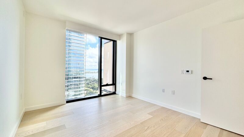 BRAND NEW STUNNING 1 BEDROOM PLUS DEN CONDO UNIT AT VICTORIA PLACE property image