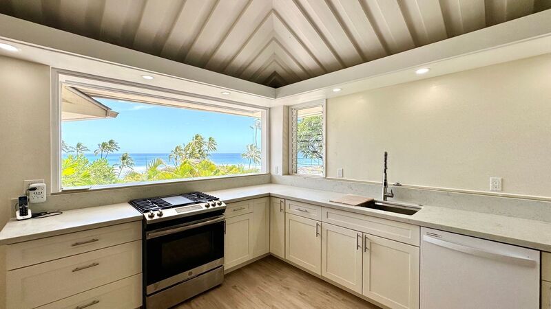 Enjoy 180° Ocean Views! 4 BD/2.5 BA AVAILABLE in prestigious DIAMOND HEAD!! property image