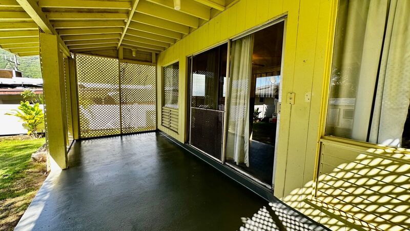 Available NOW - Highly Desired 2 BED 2 BATH with Den in lush Manoa Valley! property image