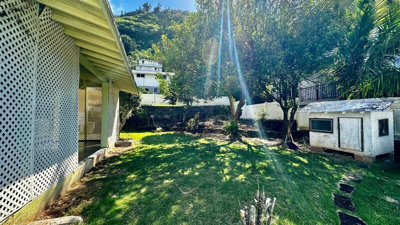 Available NOW - Highly Desired 2 BED 2 BATH with Den in lush Manoa Valley! property image