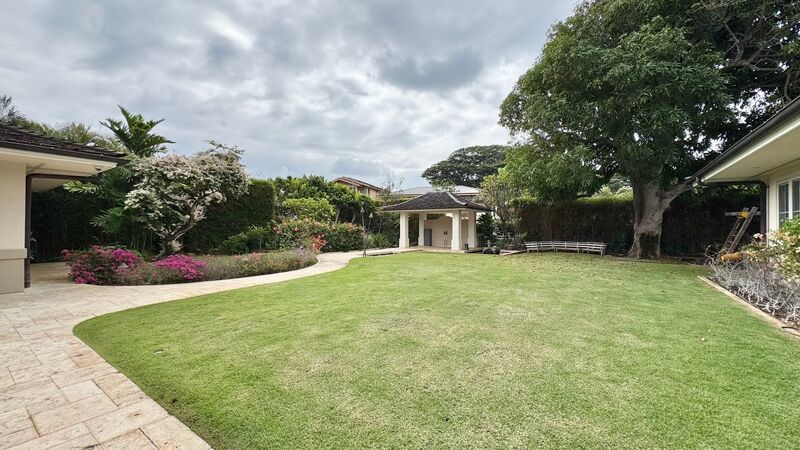 EXQUISITE KAHALA ESTATE IN EXCLUSIVE PUU PANINI NEIGHBORHOOD property image