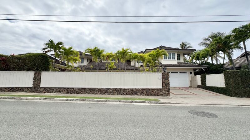 EXQUISITE KAHALA ESTATE IN EXCLUSIVE PUU PANINI NEIGHBORHOOD property image