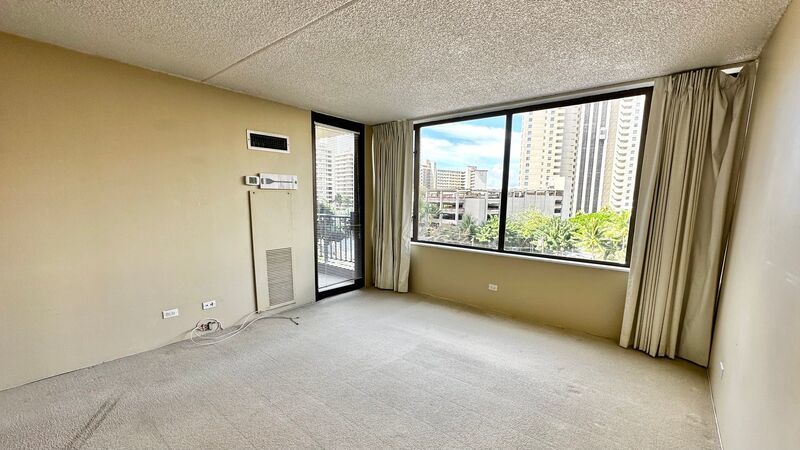 Chateau Waikiki AVAILABLE NOW - Pet Friendly, Washer/Dryer, Lanai, Central AC INCLUDED!! property image