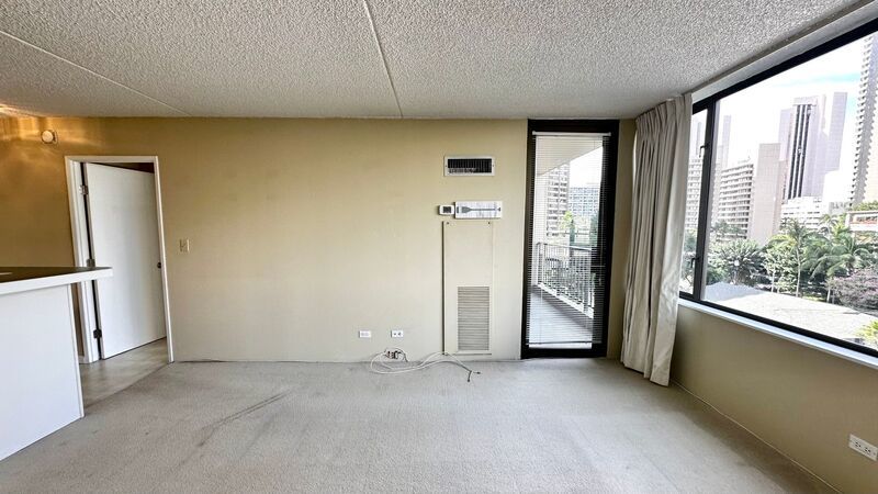 Chateau Waikiki AVAILABLE NOW - Pet Friendly, Washer/Dryer, Lanai, Central AC INCLUDED!! property image