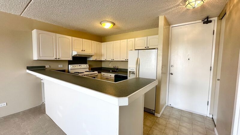 Chateau Waikiki AVAILABLE NOW - Pet Friendly, Washer/Dryer, Lanai, Central AC INCLUDED!! property image