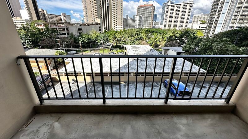 Chateau Waikiki AVAILABLE NOW - Pet Friendly, Washer/Dryer, Lanai, Central AC INCLUDED!! property image