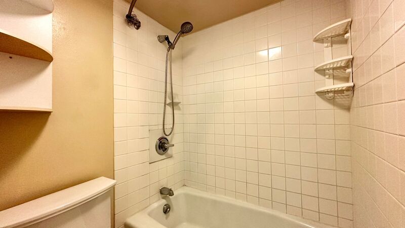 Chateau Waikiki AVAILABLE NOW - Pet Friendly, Washer/Dryer, Lanai, Central AC INCLUDED!! property image