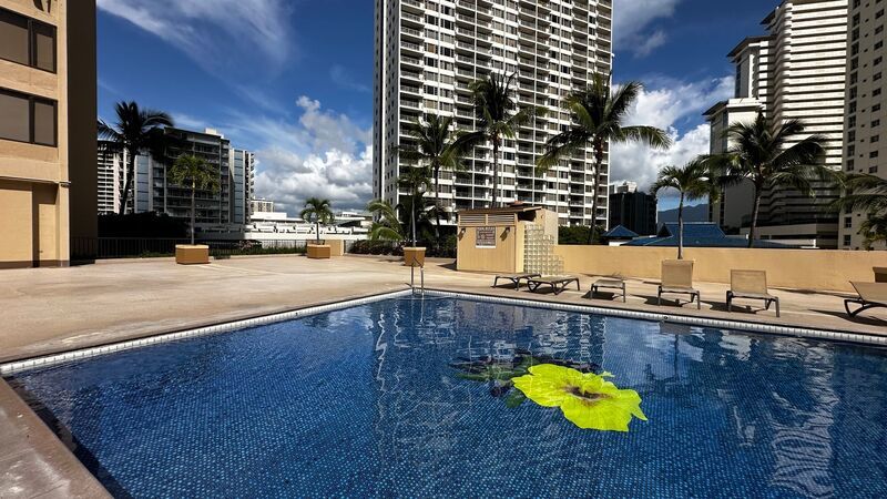 Chateau Waikiki AVAILABLE NOW - Pet Friendly, Washer/Dryer, Lanai, Central AC INCLUDED!! property image