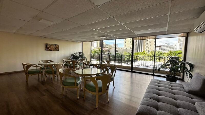 Chateau Waikiki AVAILABLE NOW - Pet Friendly, Washer/Dryer, Lanai, Central AC INCLUDED!! property image