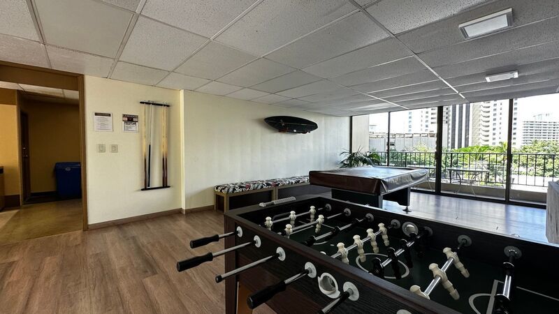 Chateau Waikiki AVAILABLE NOW - Pet Friendly, Washer/Dryer, Lanai, Central AC INCLUDED!! property image